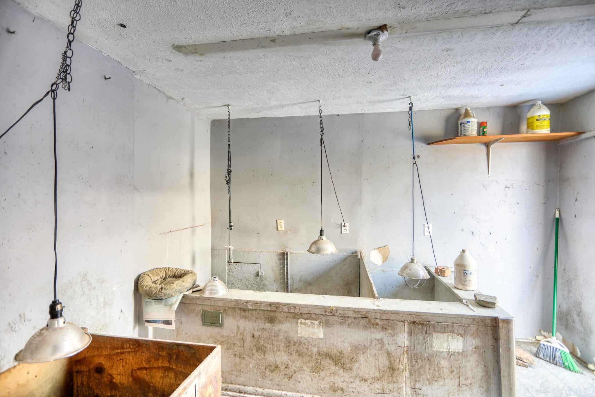 7707 Bob Carr Road Cross Plains, TN 37049 - Photo 38 of 49 a bathroom with a tub and sink