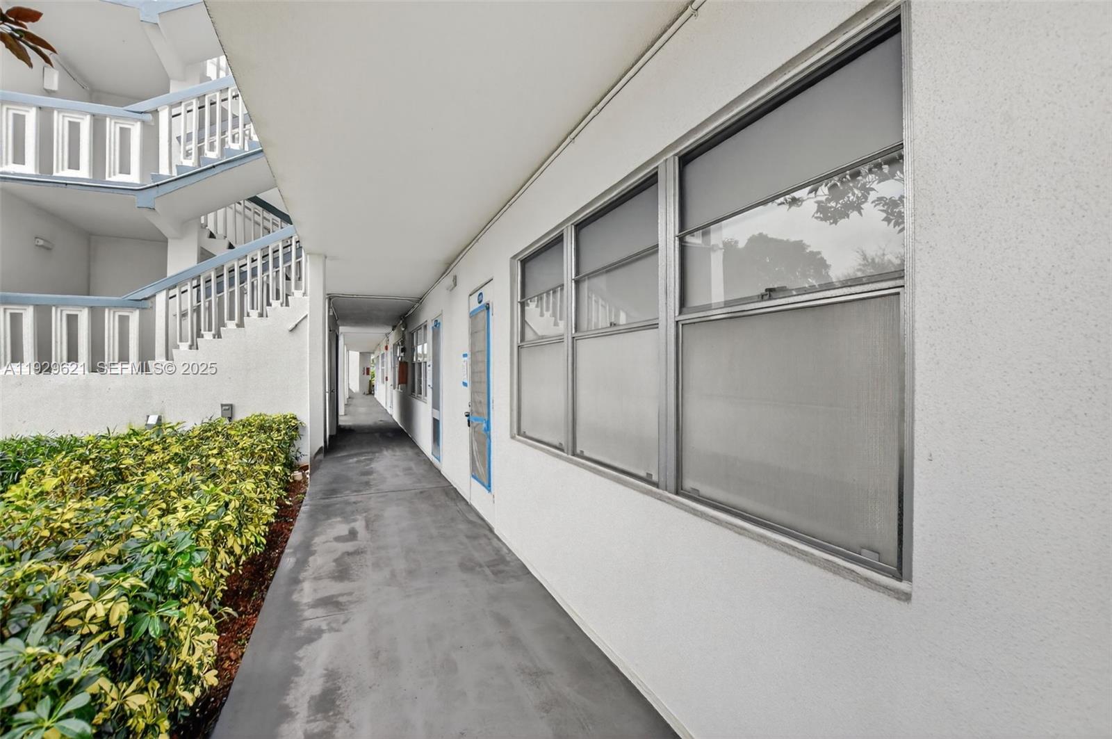 1008 Farnham North, Unit 1008 Deerfield Beach, FL 33442 - Photo 6 of 32