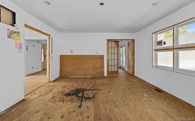 $1,100,000 | 67 Church Lane, East Hampton, NY 11937