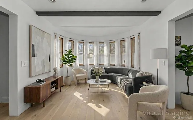 $1,100,000 | 67 Church Lane, East Hampton, NY 11937