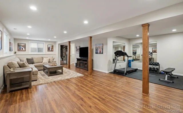 $1,100,000 | 67 Church Lane, East Hampton, NY 11937