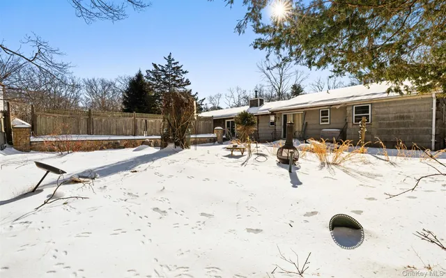 $1,100,000 | 67 Church Lane, East Hampton, NY 11937