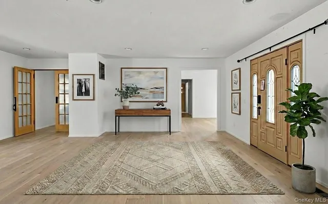 $1,100,000 | 67 Church Lane, East Hampton, NY 11937