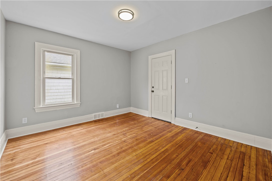 276 Parsells Avenue Rochester, NY 14609 - Photo 24 of 33