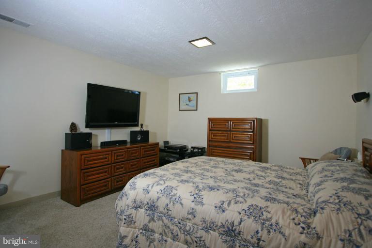 24220 Welsh Road Gaithersburg, MD 20882 - Photo 10 of 16 Interior (General)