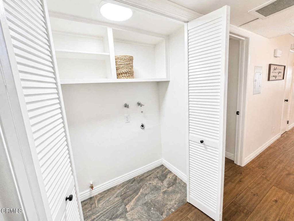 130 Monterey Road, Unit 205 South Pasadena, CA 91030 - Photo 20 of 41 laundry