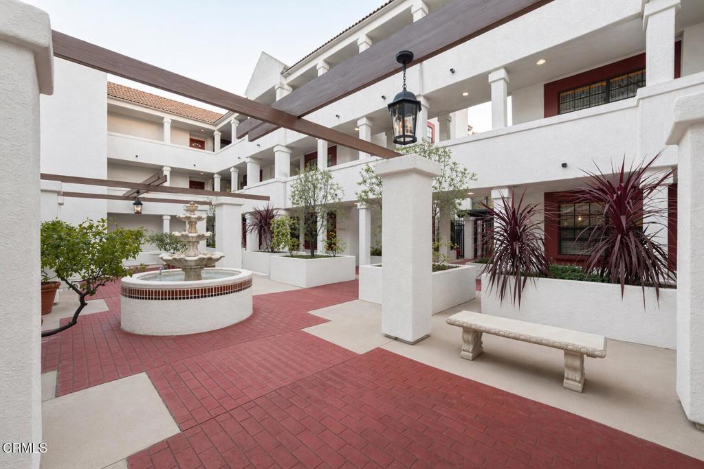 130 Monterey Road, Unit 205 South Pasadena, CA 91030 - Photo 38 of 41 courtyard
