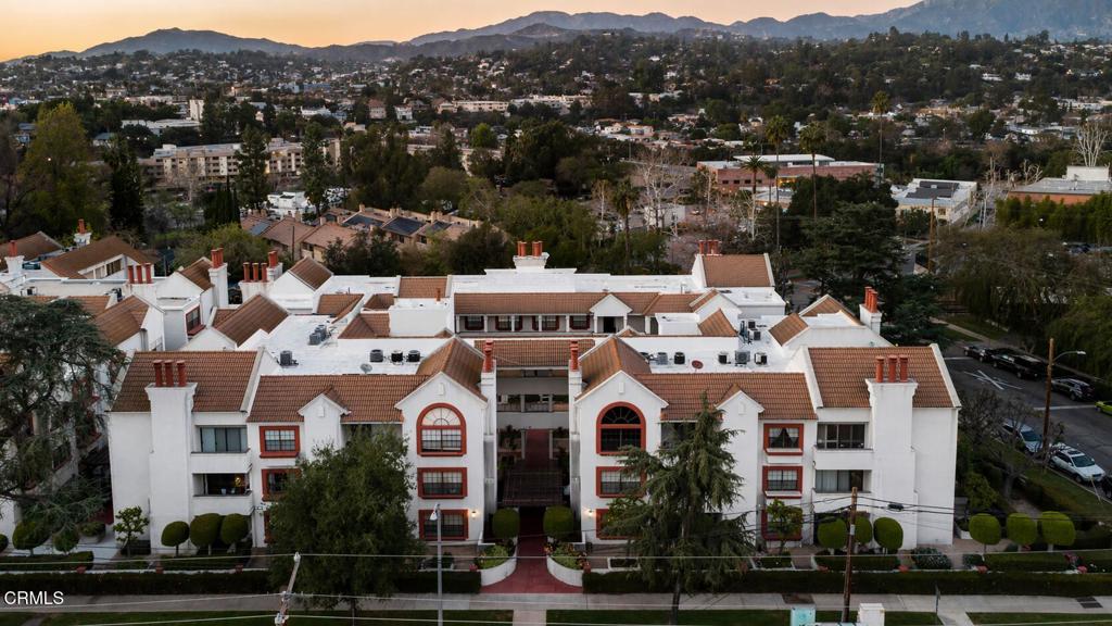 130 Monterey Road, Unit 205 South Pasadena, CA 91030 - Photo 39 of 41 above view of complex