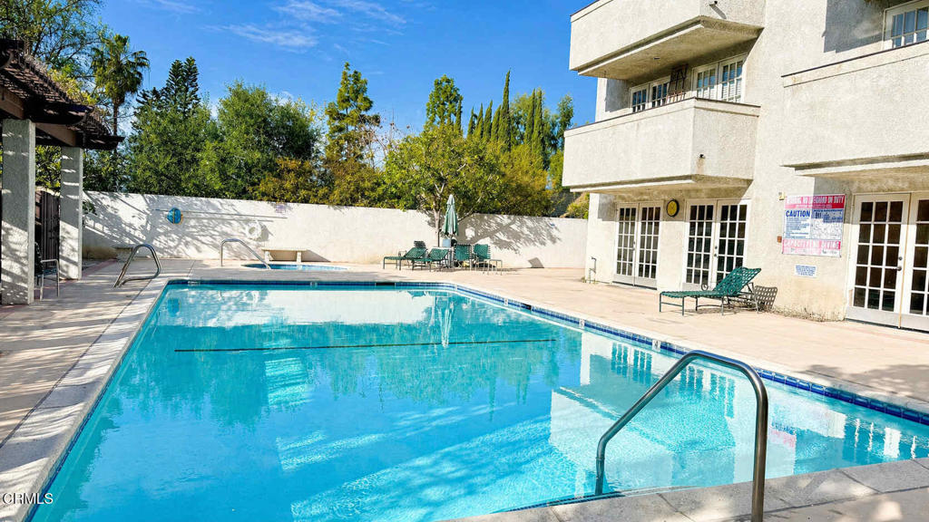 130 Monterey Road, Unit 205 South Pasadena, CA 91030 - Photo 40 of 41 pool