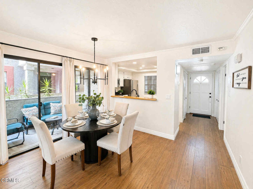 130 Monterey Road, Unit 205 South Pasadena, CA 91030 - Photo 8 of 41 dining to kitchen