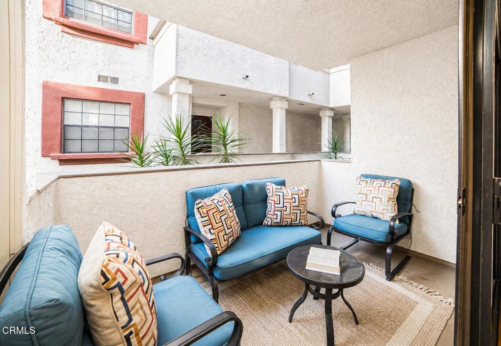 130 Monterey Road, Unit 205 South Pasadena, CA 91030 - Photo 9 of 41 balcony