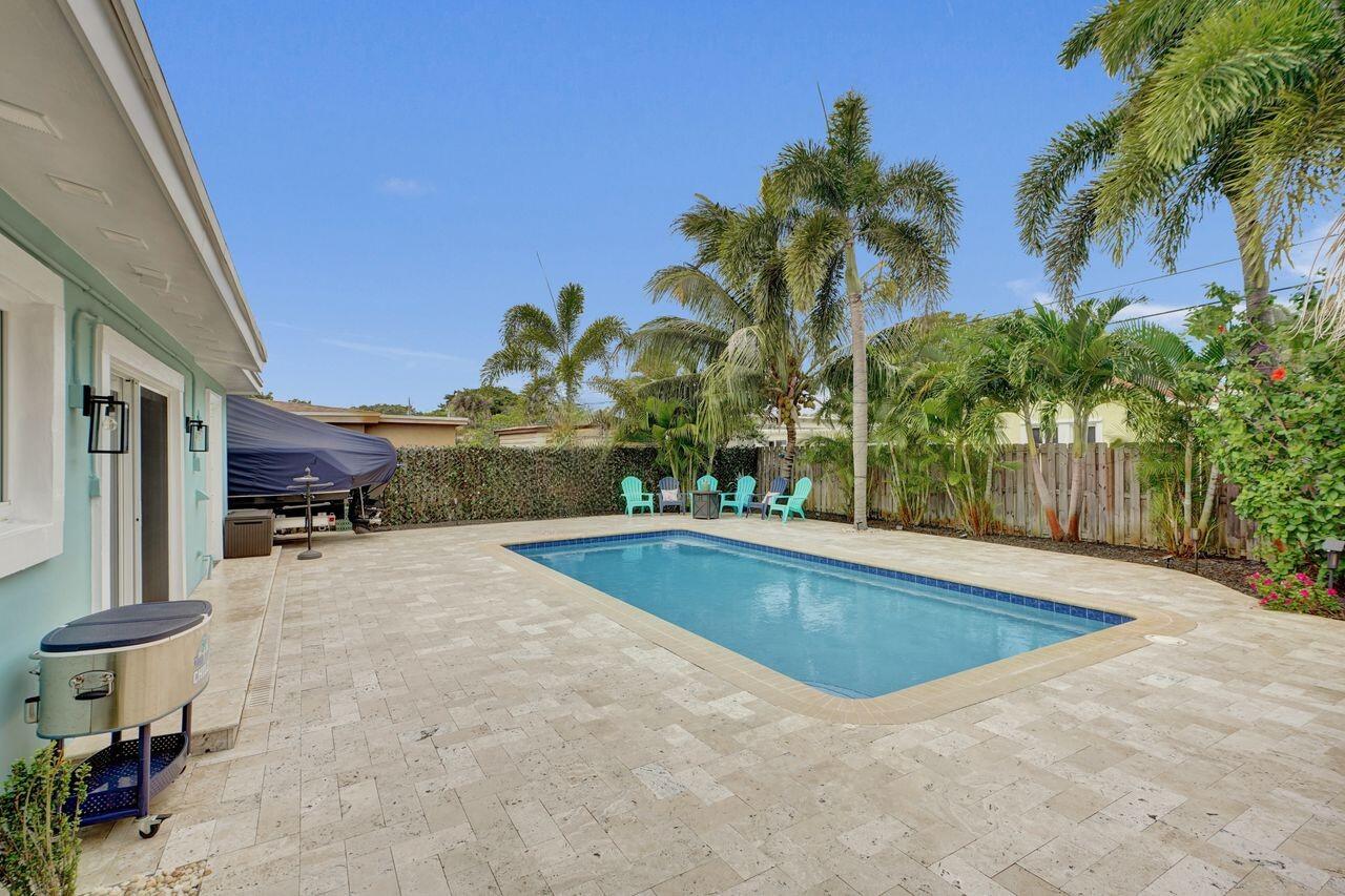 275 Southwest 14th Street Pompano Beach, FL 33060 - Photo 26 of 36 edited pool umbrella