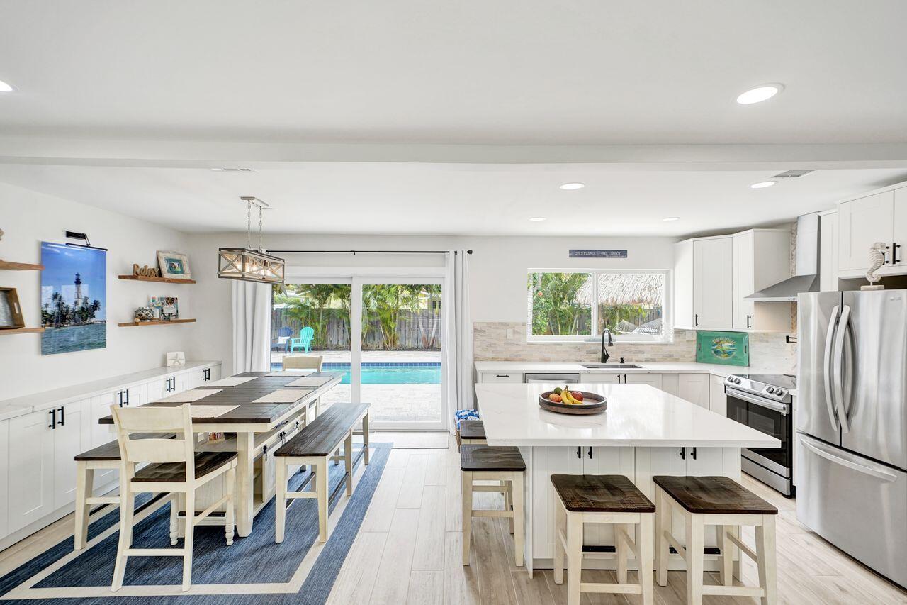 275 Southwest 14th Street Pompano Beach, FL 33060 - Photo 4 of 36 DSC01545