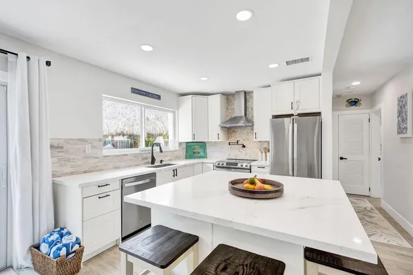 $620,000 | 275 Southwest 14th Street, Pompano Beach, FL 33060