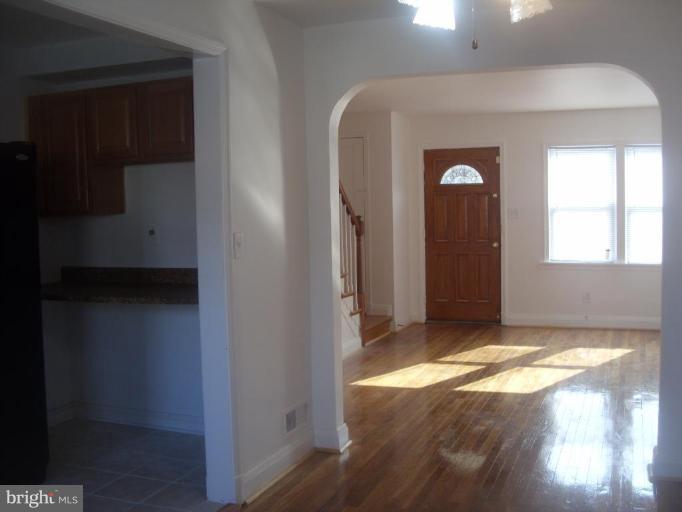 2731 North Rosedale Street Baltimore, MD 21216 - Photo 15 of 19 Living Room