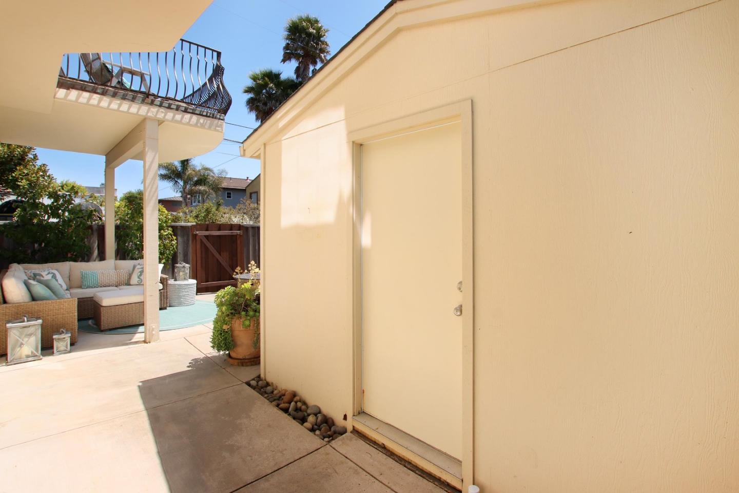 107 Beachgate Way Aptos, CA 95003 - Photo 50 of 95 a view of balcony and patio