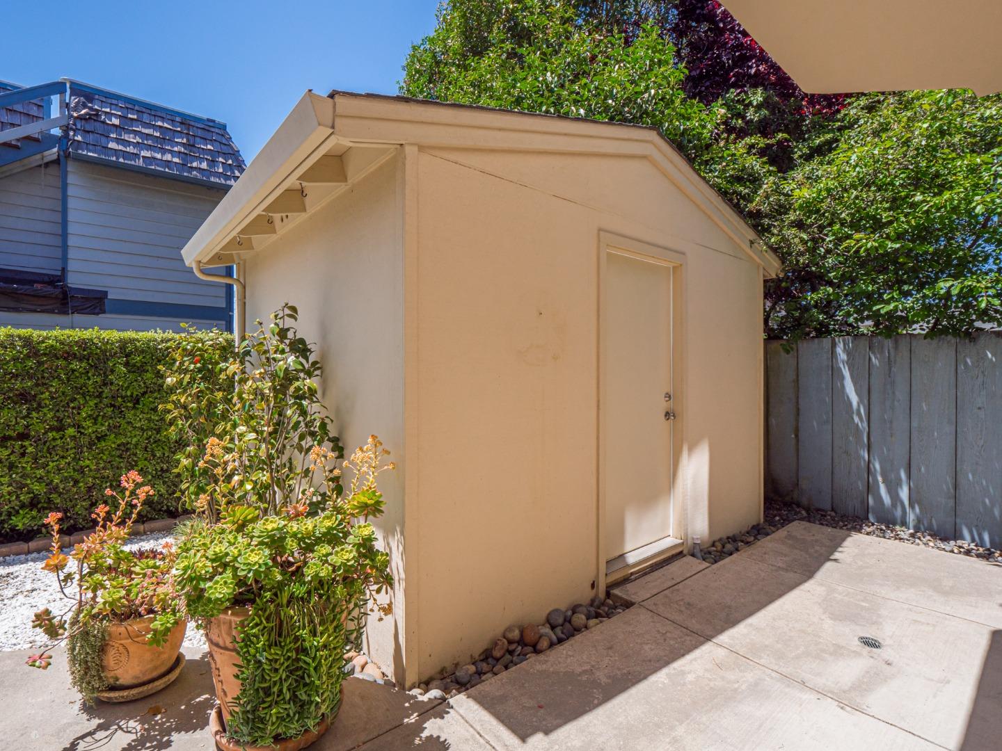 107 Beachgate Way Aptos, CA 95003 - Photo 65 of 95 a backyard of a house