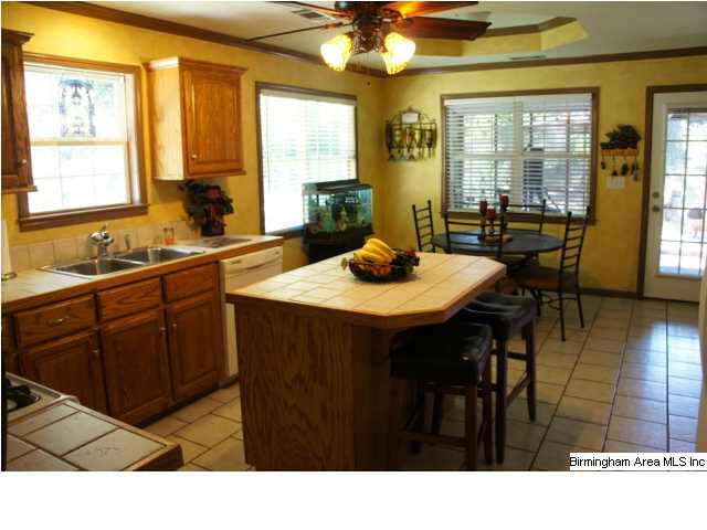 276 Foxley Road Anniston, AL 36205 - Photo 2 of 26
