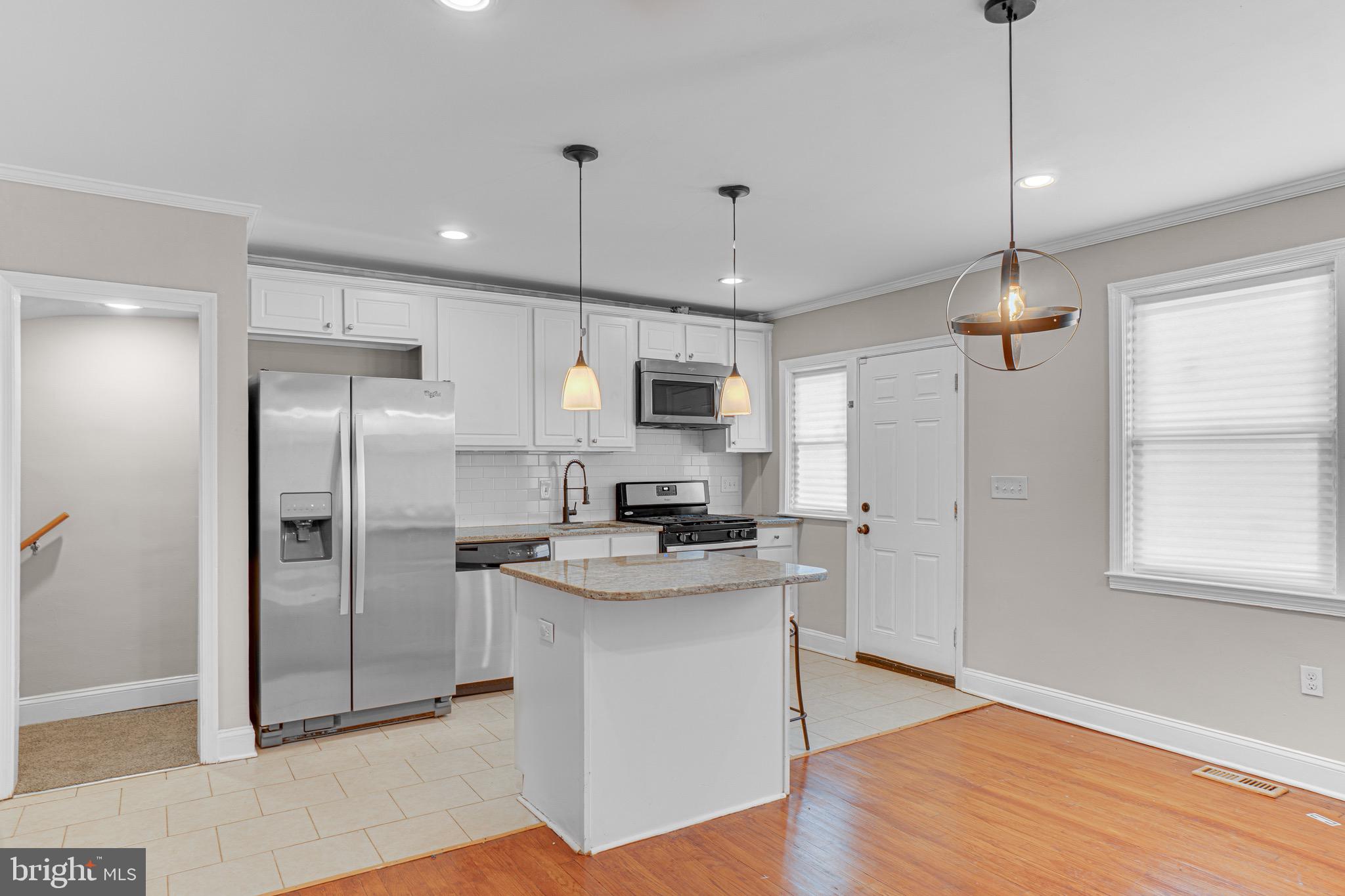 3904 Flowerton Road Baltimore, MD 21229 - Photo 7 of 29