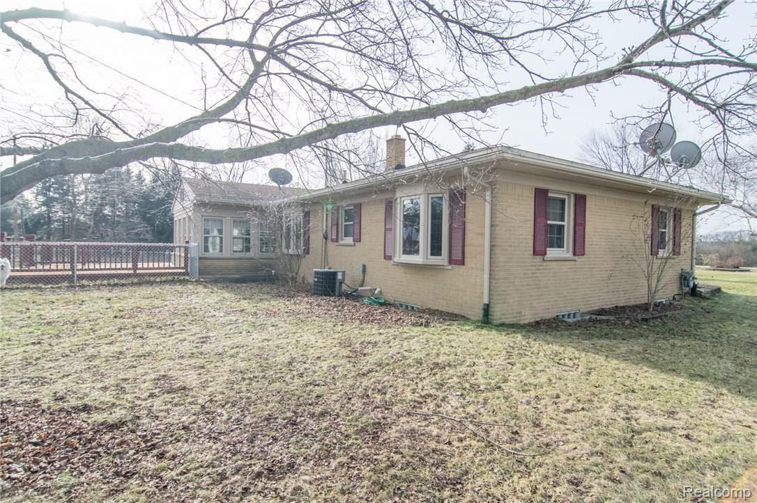 6693 Lingane Road Chelsea, MI 48118 - Photo 49 of 53 DSC_0155.jpg