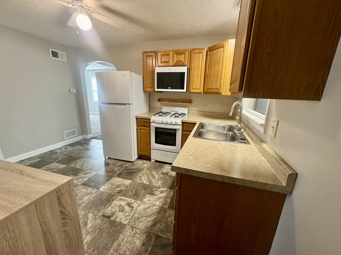 2315 48th Street Moline, IL 61265 - Photo 6 of 14