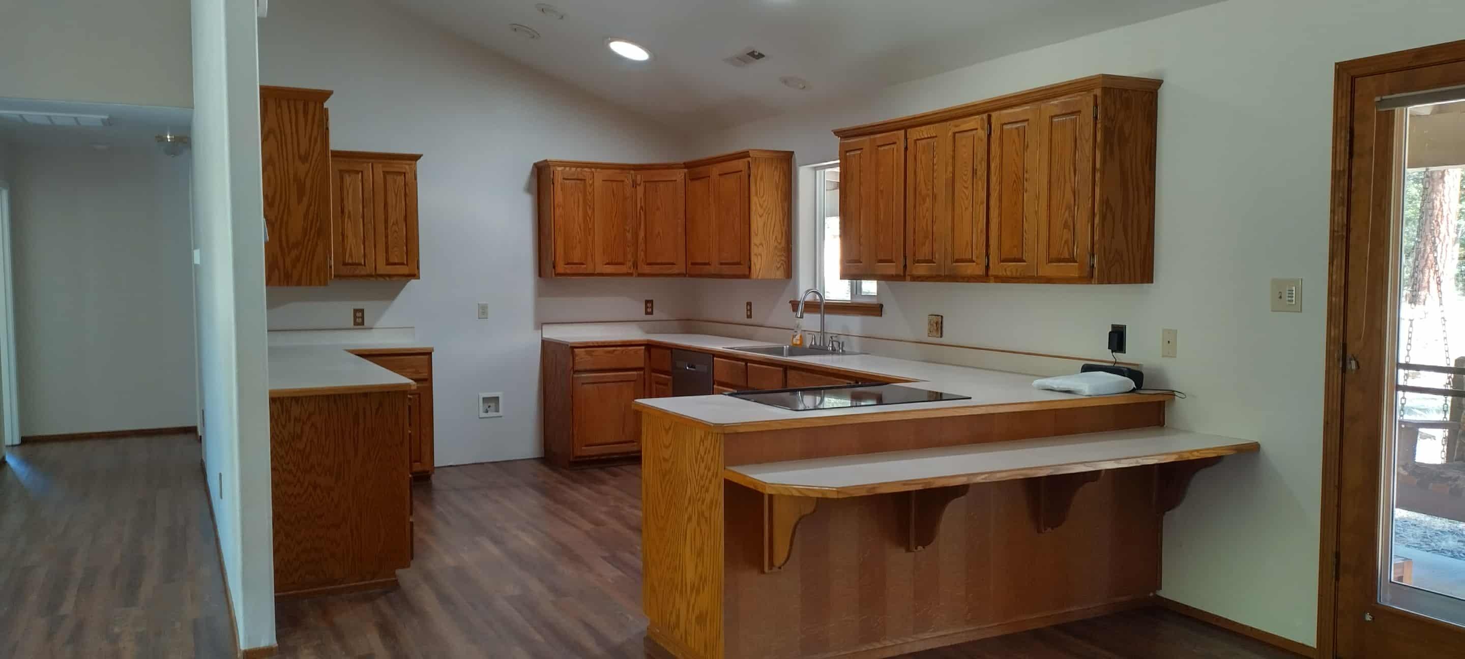 355 Bond Road Shady Cove, OR 97539 - Photo 12 of 29 Kitchen
