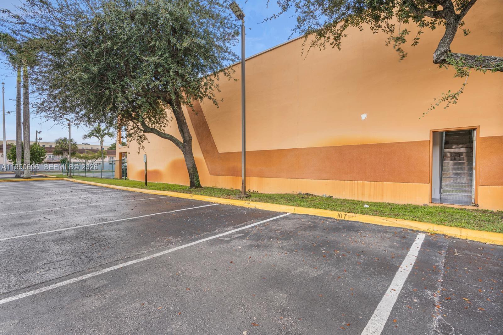 2075 West 76th Street, Unit 1 Hialeah, FL 33016 - Photo 22 of 50 Photo 22