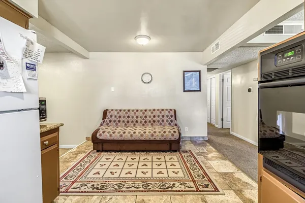 $355,000 | 882 West National Avenue, Clovis, CA 93612