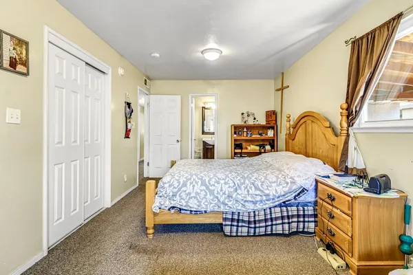 $355,000 | 882 West National Avenue, Clovis, CA 93612