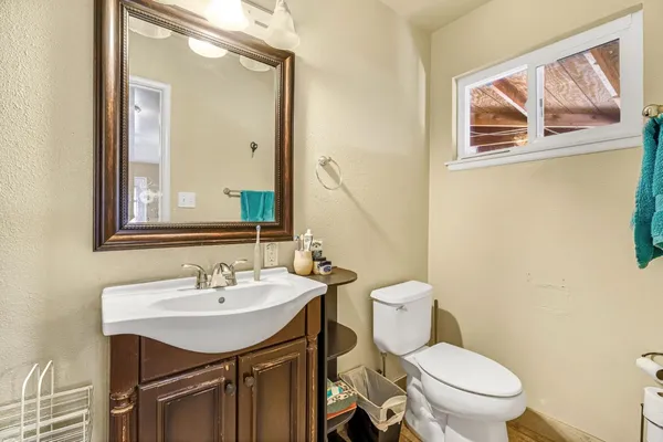 $355,000 | 882 West National Avenue, Clovis, CA 93612