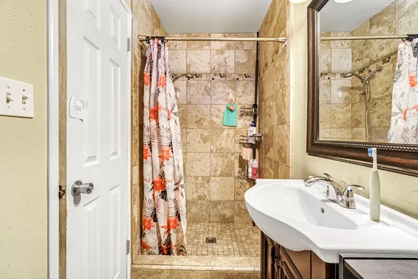 $355,000 | 882 West National Avenue, Clovis, CA 93612