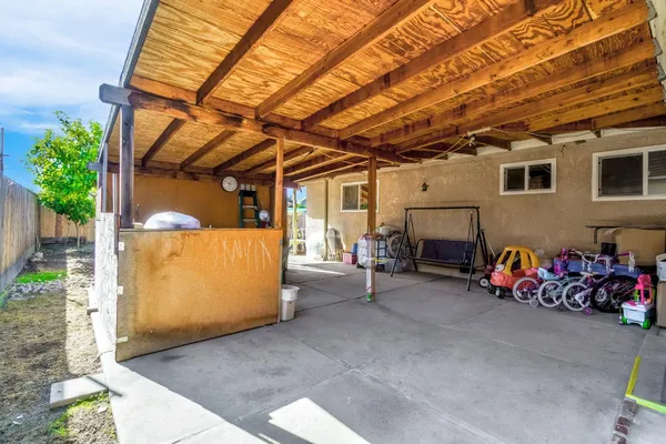 $355,000 | 882 West National Avenue, Clovis, CA 93612