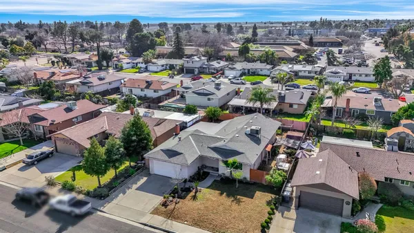 $355,000 | 882 West National Avenue, Clovis, CA 93612