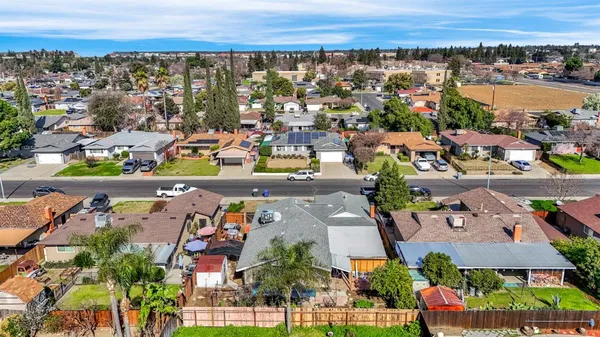 $355,000 | 882 West National Avenue, Clovis, CA 93612