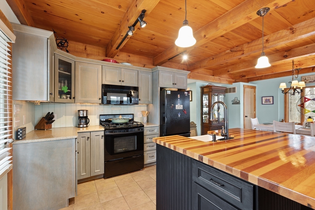 91 Dunstable Road Westford, MA 01886 - Photo 13 of 38 Gallery Image 13