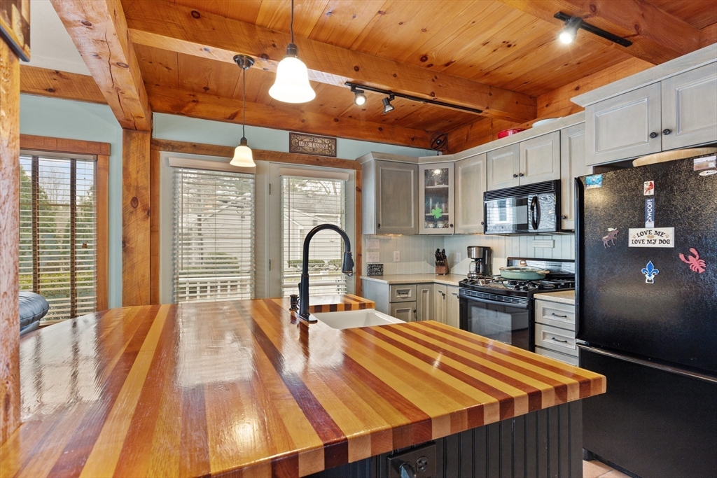 91 Dunstable Road Westford, MA 01886 - Photo 15 of 38 Gallery Image 15