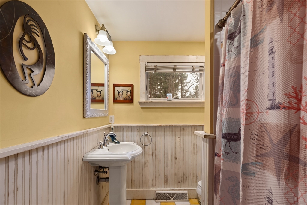 91 Dunstable Road Westford, MA 01886 - Photo 23 of 38 Gallery Image 23