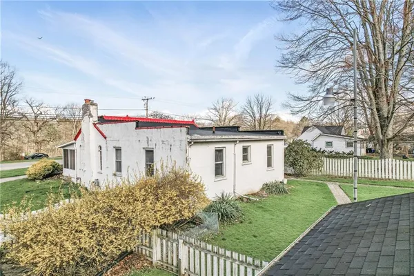 $264,900 | 2341 South Hermitage Road, Hermitage, PA 16148