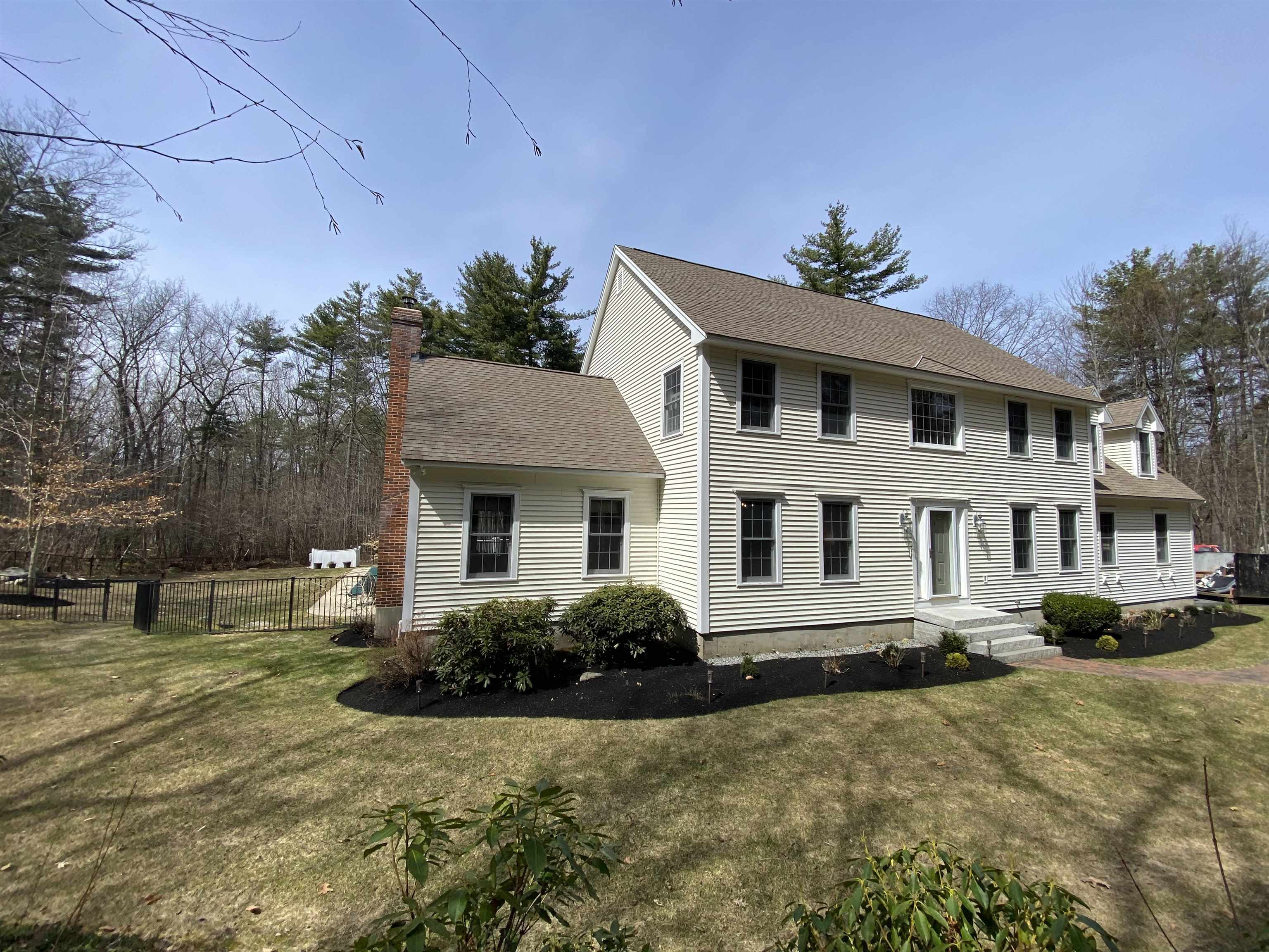 109 Mooar Hill Road Hollis, NH 03049 - Photo 4 of 51