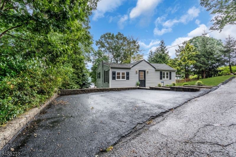 19 Sutton Road Hopatcong, NJ 07843 - Photo 37 of 38 Gallery Image 37