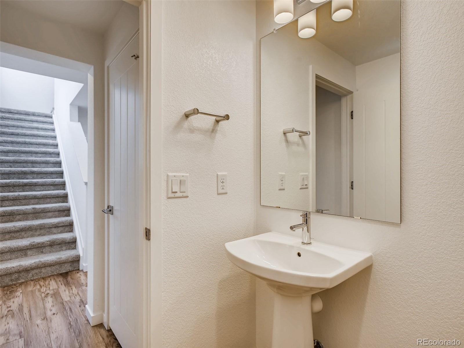 8884 Ramblestone Street Highlands Ranch, CO 80129 - Photo 13 of 29 Gallery Image 13