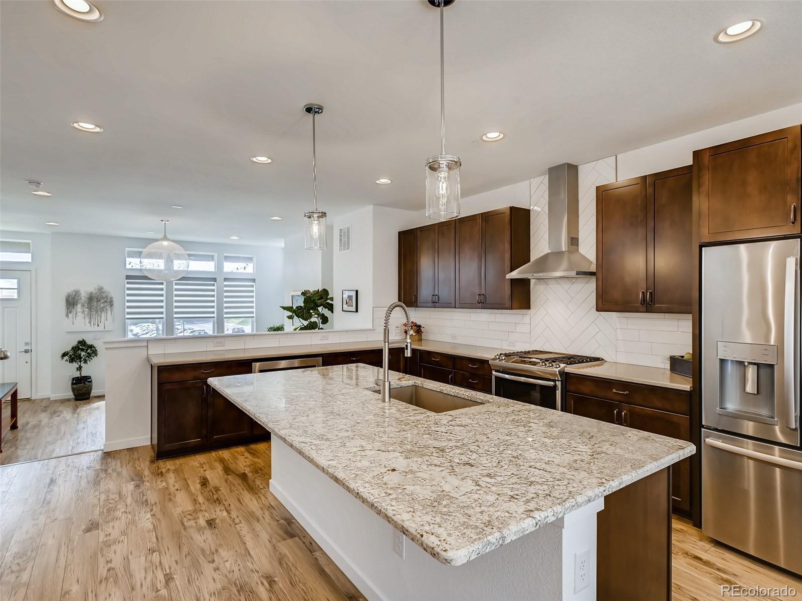 8884 Ramblestone Street Highlands Ranch, CO 80129 - Photo 8 of 29 Gallery Image 8