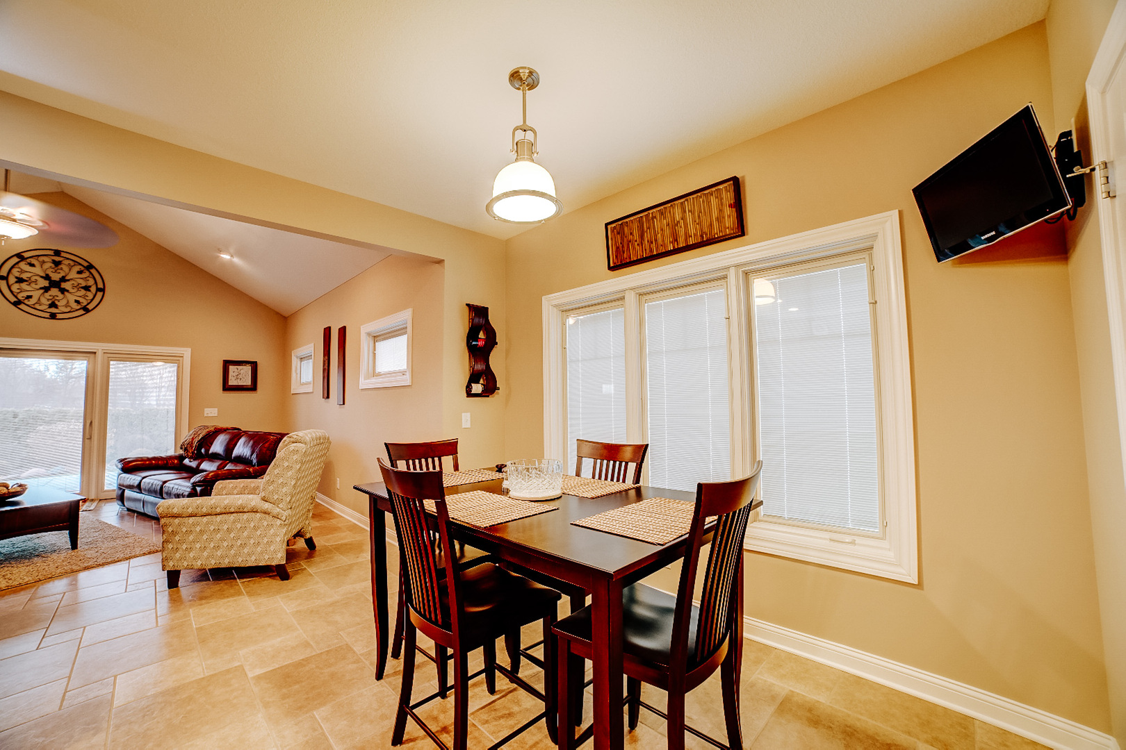 558 Martin Avenue Watseka, IL 60970 - Photo 11 of 59