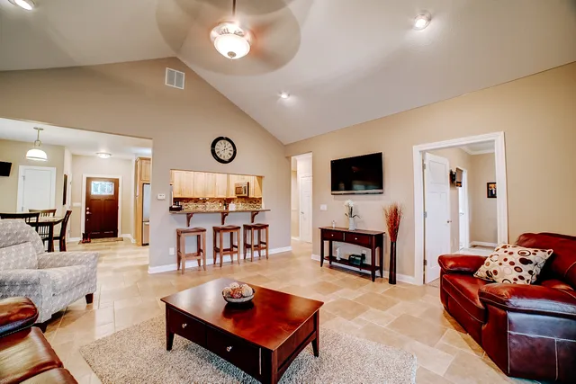 $325,000 | 558 Martin Avenue, Watseka, IL 60970