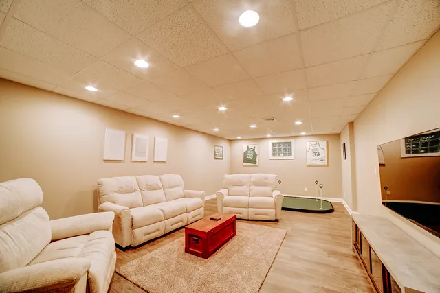 $325,000 | 558 Martin Avenue, Watseka, IL 60970