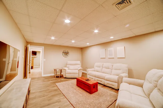 $325,000 | 558 Martin Avenue, Watseka, IL 60970