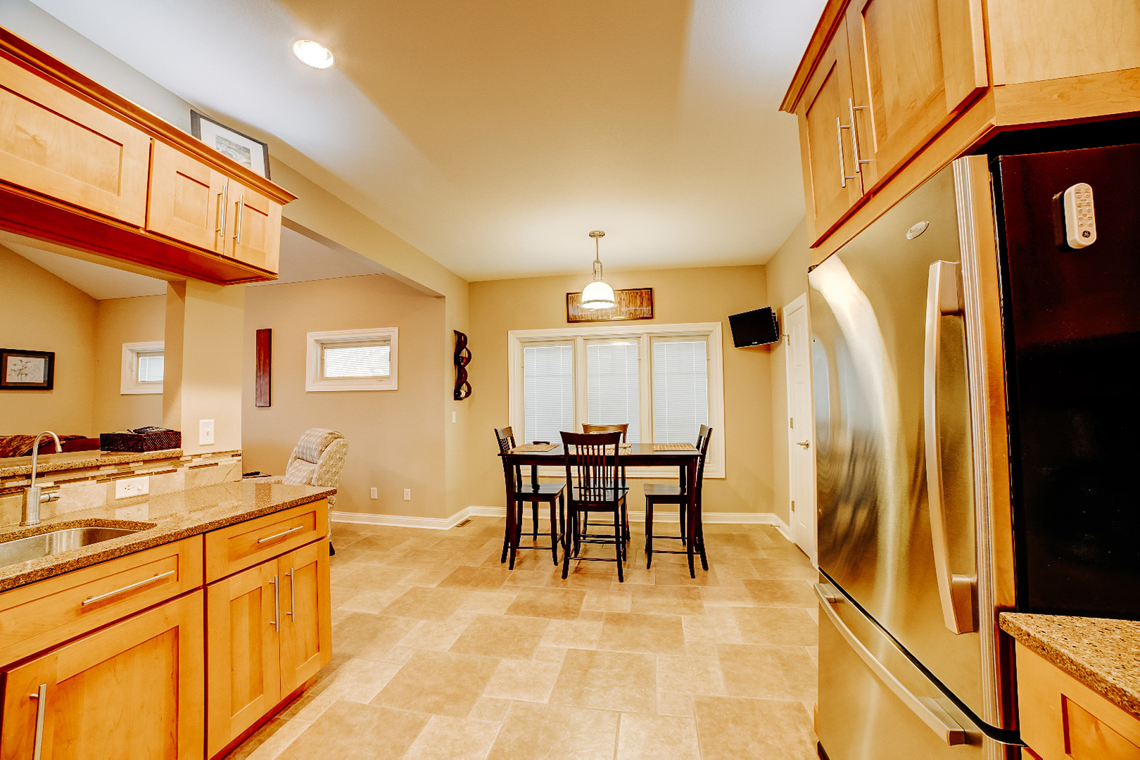 558 Martin Avenue Watseka, IL 60970 - Photo 9 of 59