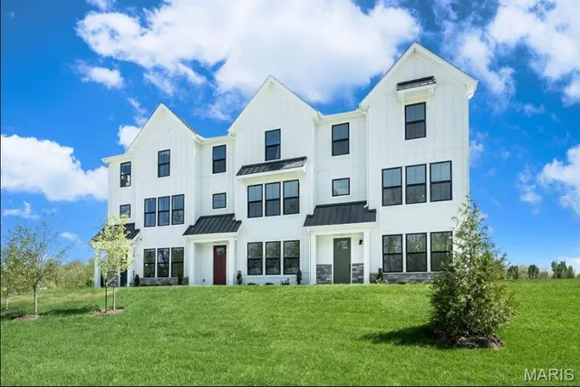 $934,472 | 16588 Honey Locust Drive, Unit 15303, Chesterfield, MO 63005