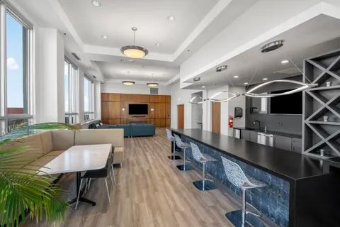 $400,000 | 1841 South Calumet Avenue, Unit 908, Chicago, IL 60616