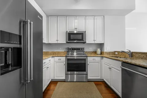 $400,000 | 1841 South Calumet Avenue, Unit 908, Chicago, IL 60616